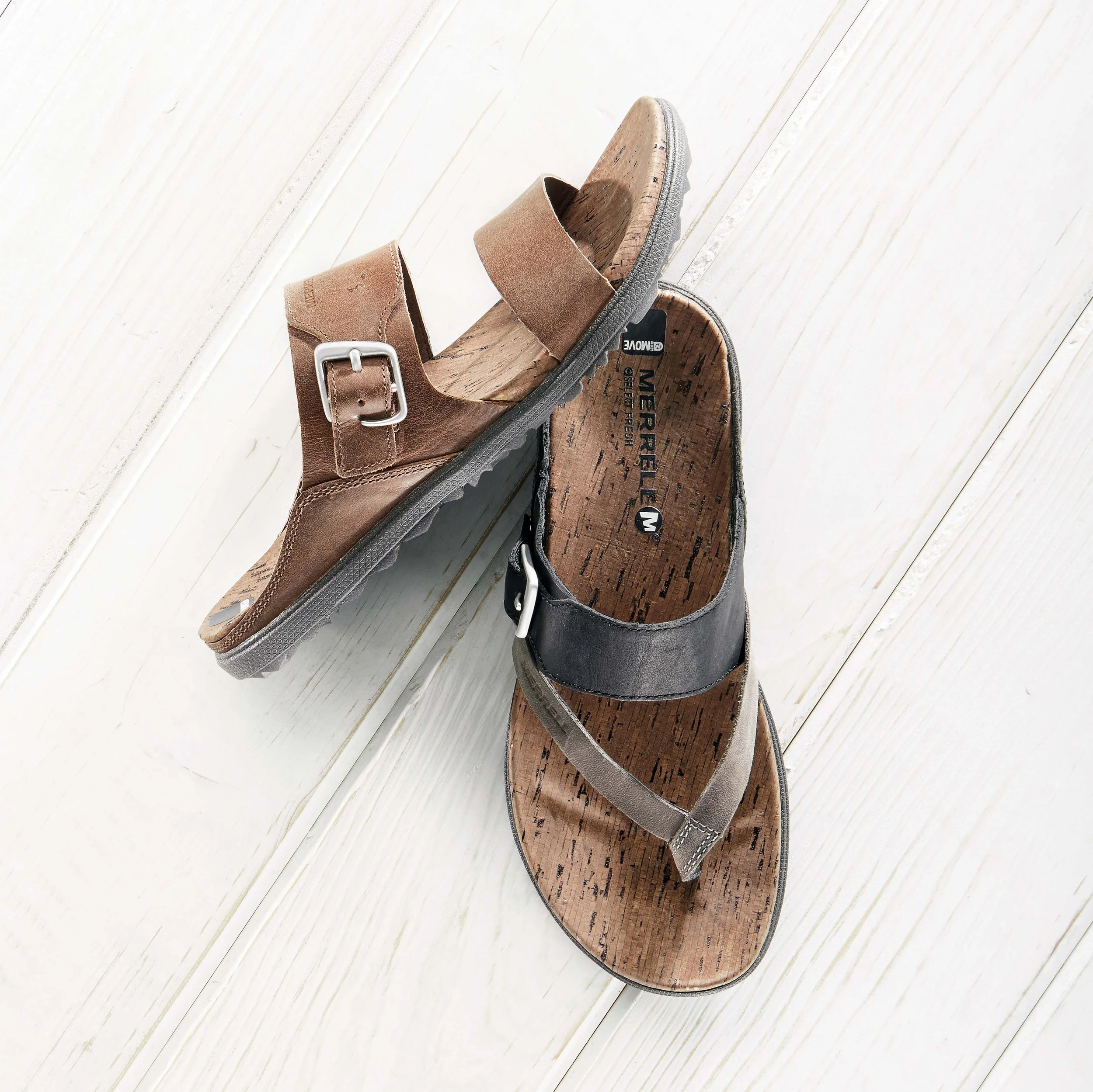 Merrell_AroundTown_Thong_S18_Library_JH_FINAL copy.jpg