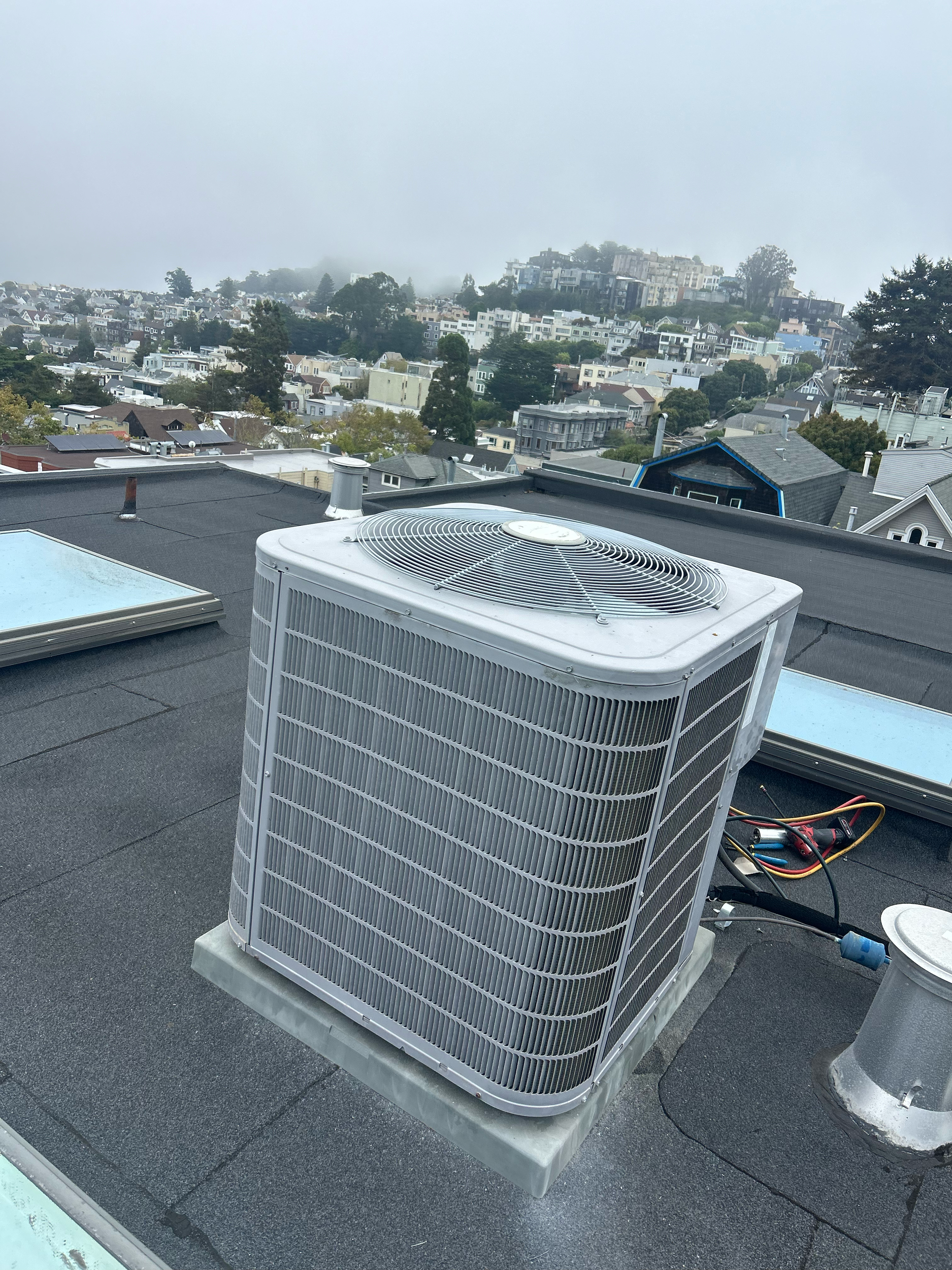 Rooftop AC installation in San Francisco — optimized for urban homes with limited ground space.