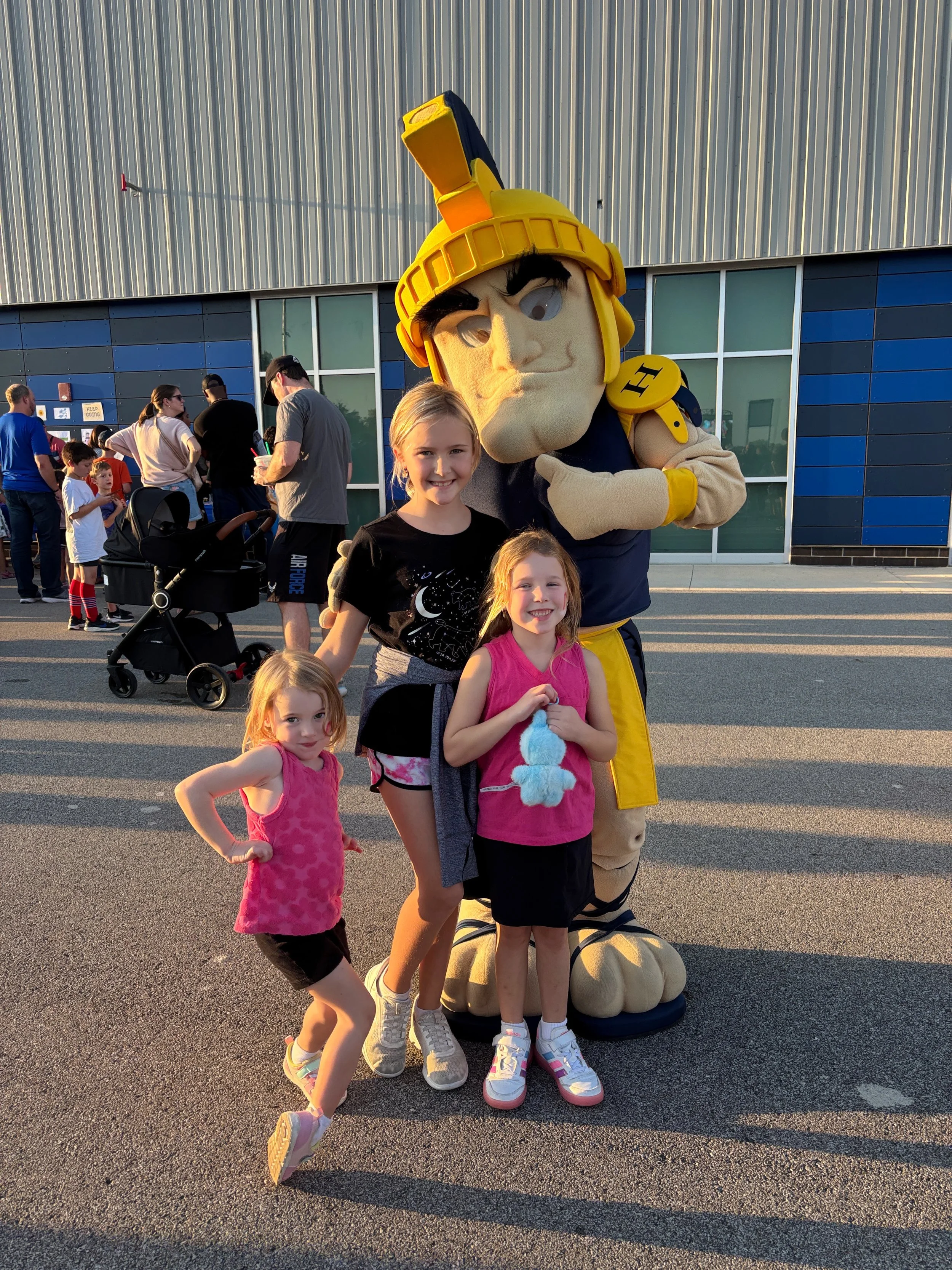 Read Under the Lights, SACS Education Foundation, Southwest Allen County Schools, Key Club Volunteers, Homestead High School, HHS, Spartan