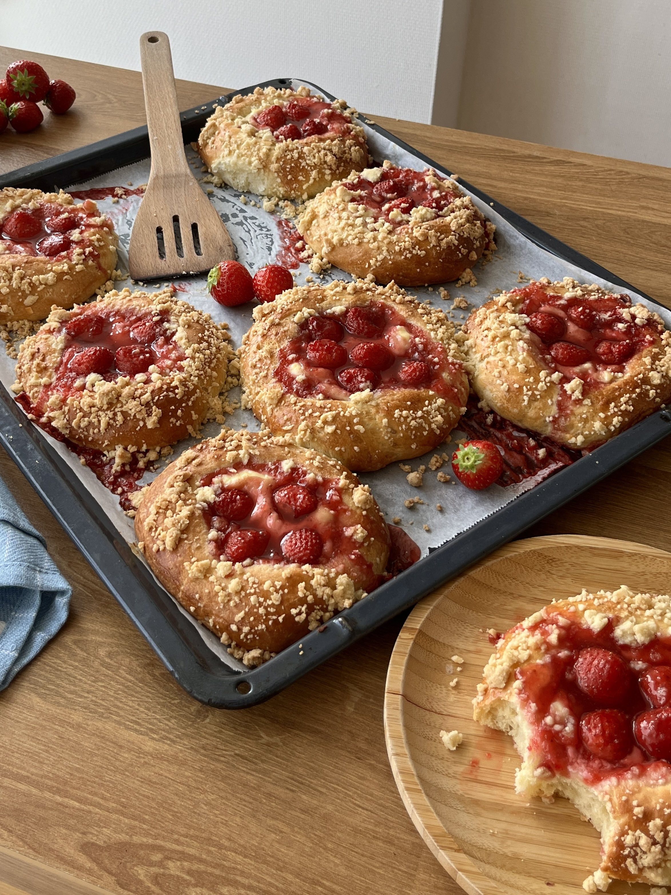 Strawberry buns