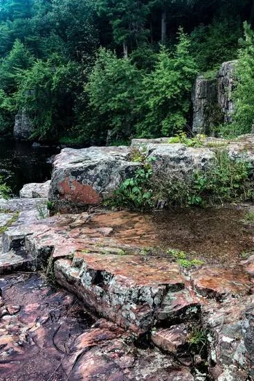 visual of rock layers representing leadership patterns