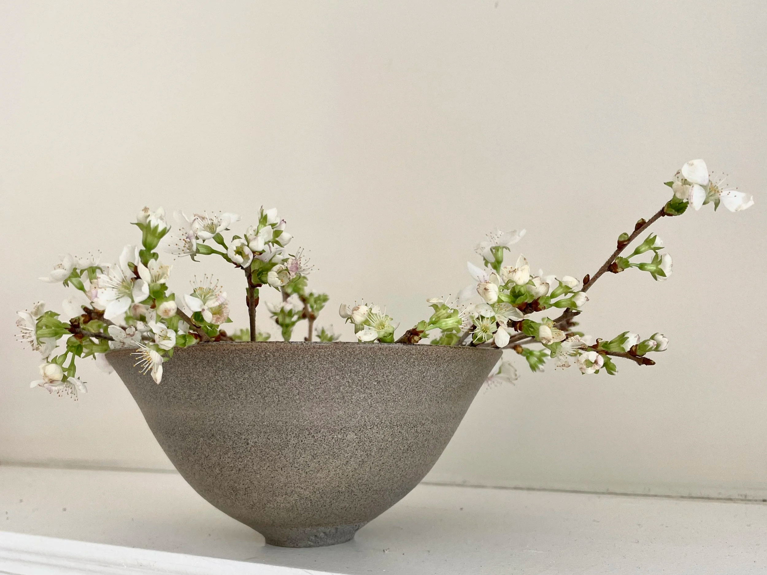 Porcelain and Stoneware: two materials, two personalities