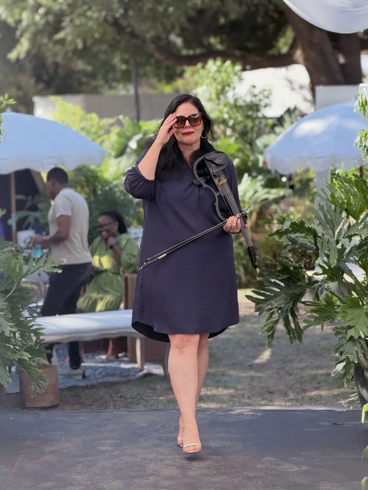 𝗘𝗻𝗱 𝗼𝗳 𝗠𝗮𝗿𝗰𝗵 🎬

Loved this busy week. But also glad I get to go to bed early tonight 🖤

These are from Friday performing for @vuse.za Midnight Garden at the @montreuxjazzfestival in #franschhoek. Was so lovely to do a genre appropriate mi