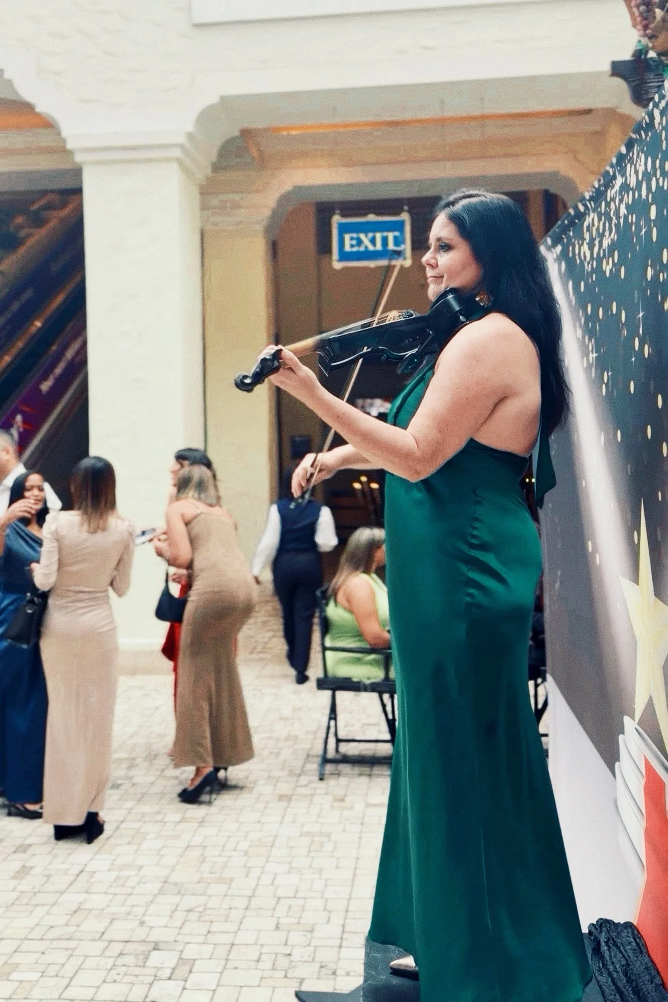 A weekend off ✨ Photo on the left from last Saturday 💚 @oldmutualsa 

Photo on the right from today: Miss Eksteen, I always look at that poster and think goodness can she not tighten her bow?!&rdquo; I didn&rsquo;t want to spoil the moment by pointi