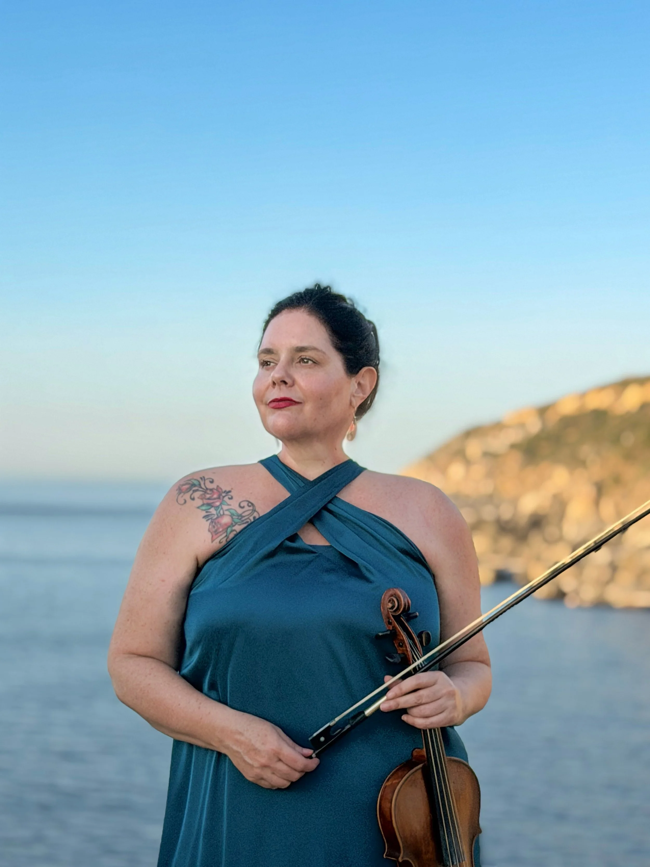 Live violin performance by Larah Eksteen at a private event in Llandudno on Cape Town's Atlantic Seaboard.