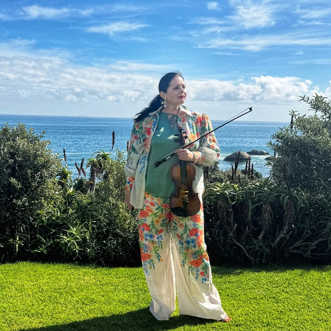 Cape Town Violinist Larah Eksteen at the Twelve Apostles Hotel playing violin for a proposal
