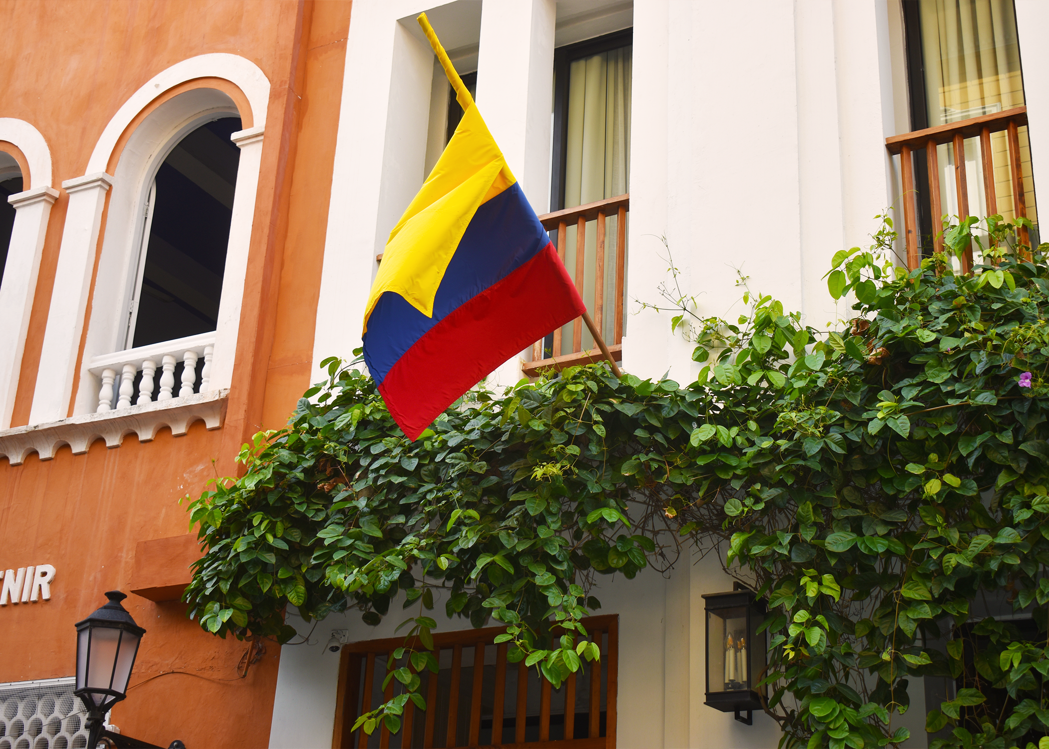 col flag.png