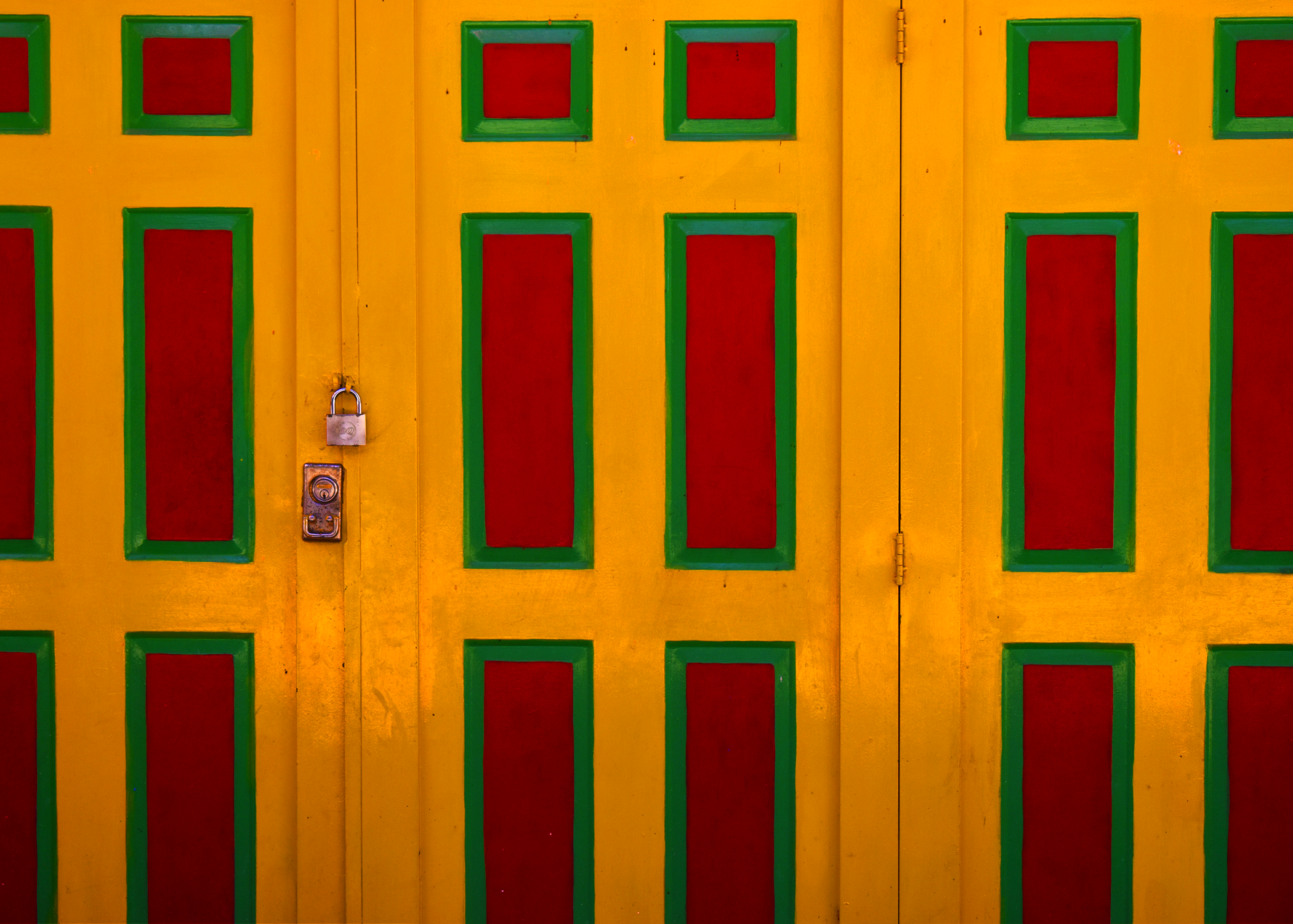green and red.png