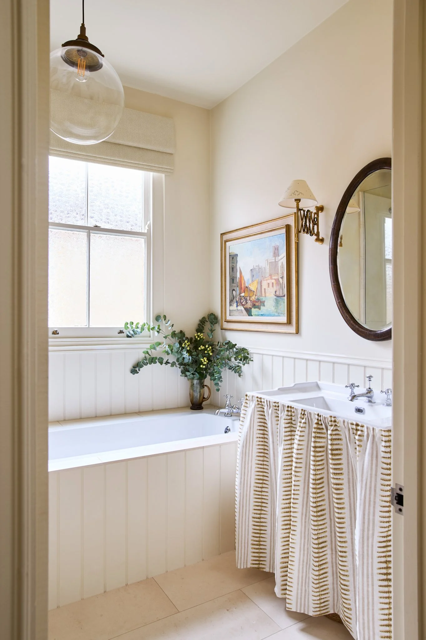 BATHROOM_1.jpg