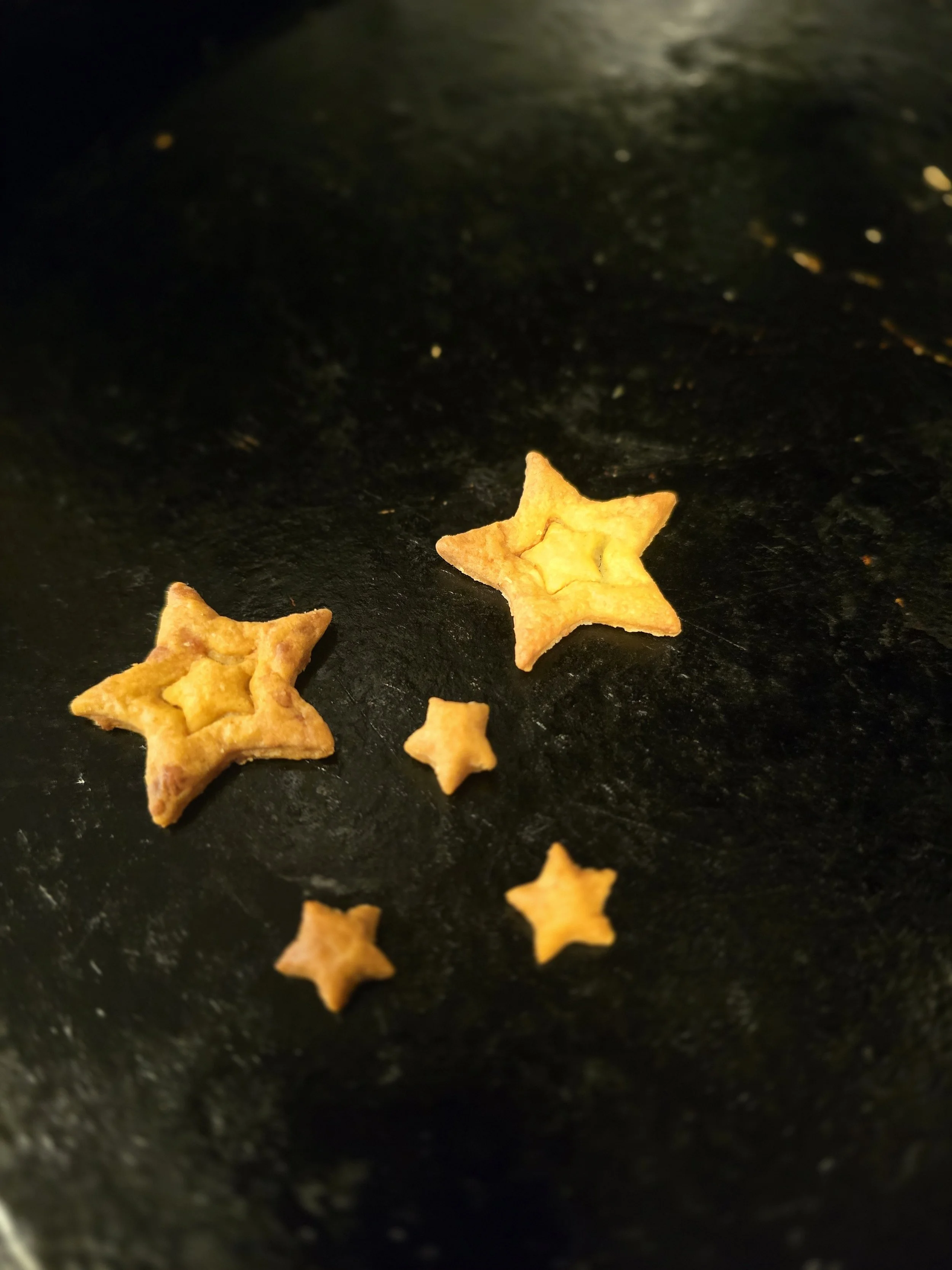 Ridgy Bites™ — Sourdough Cheddar Crackers