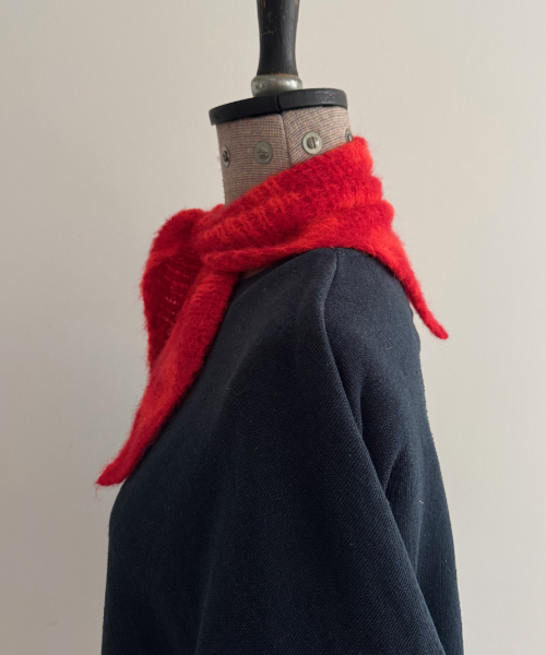 Red Triangular Scarf side.png