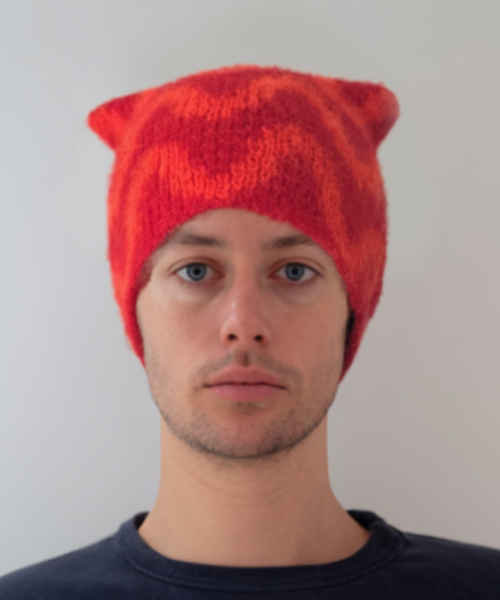 Boy red square hat ears.png