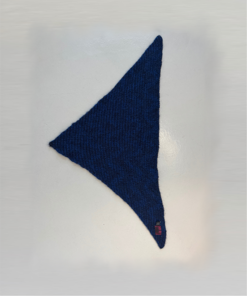 Blue Triangular Scarf back.png