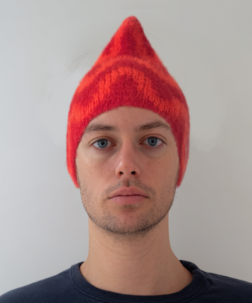 Boy square hat point.png