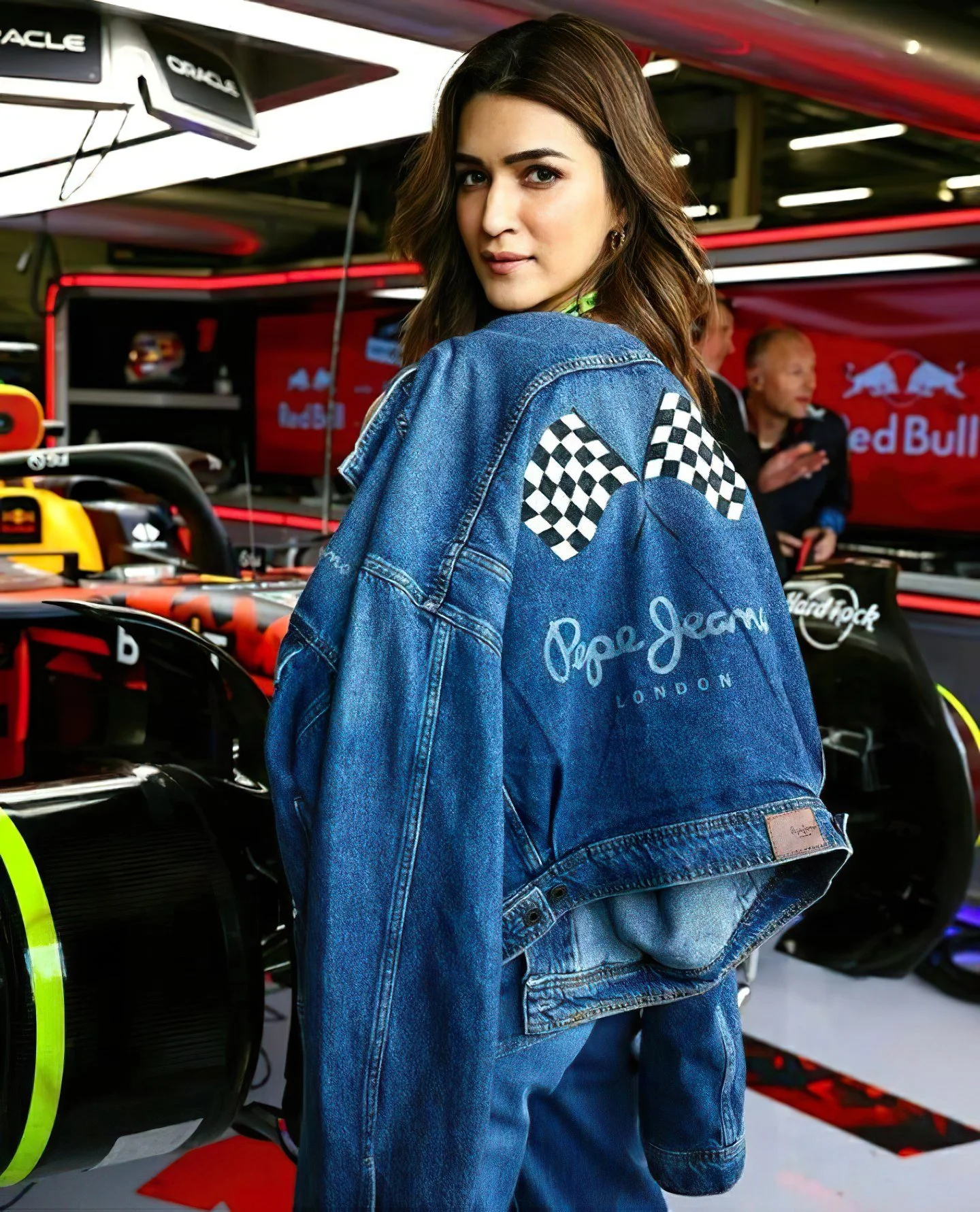 kriti-sanon-wearing-pepe-jeans-custom-denim-jacket-and-v0-wngq38pip6bd1.jpg