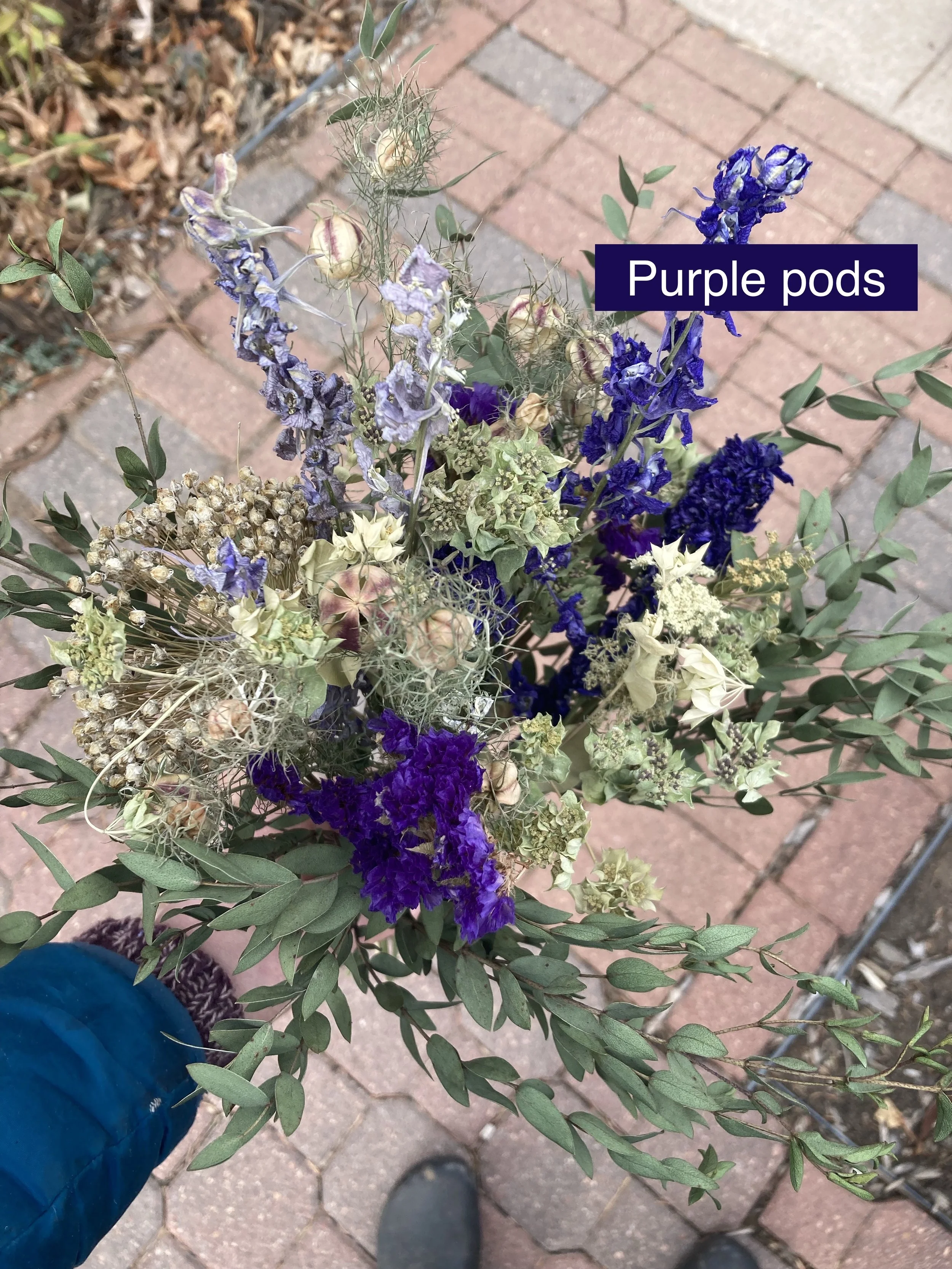 Dried flower bouquet