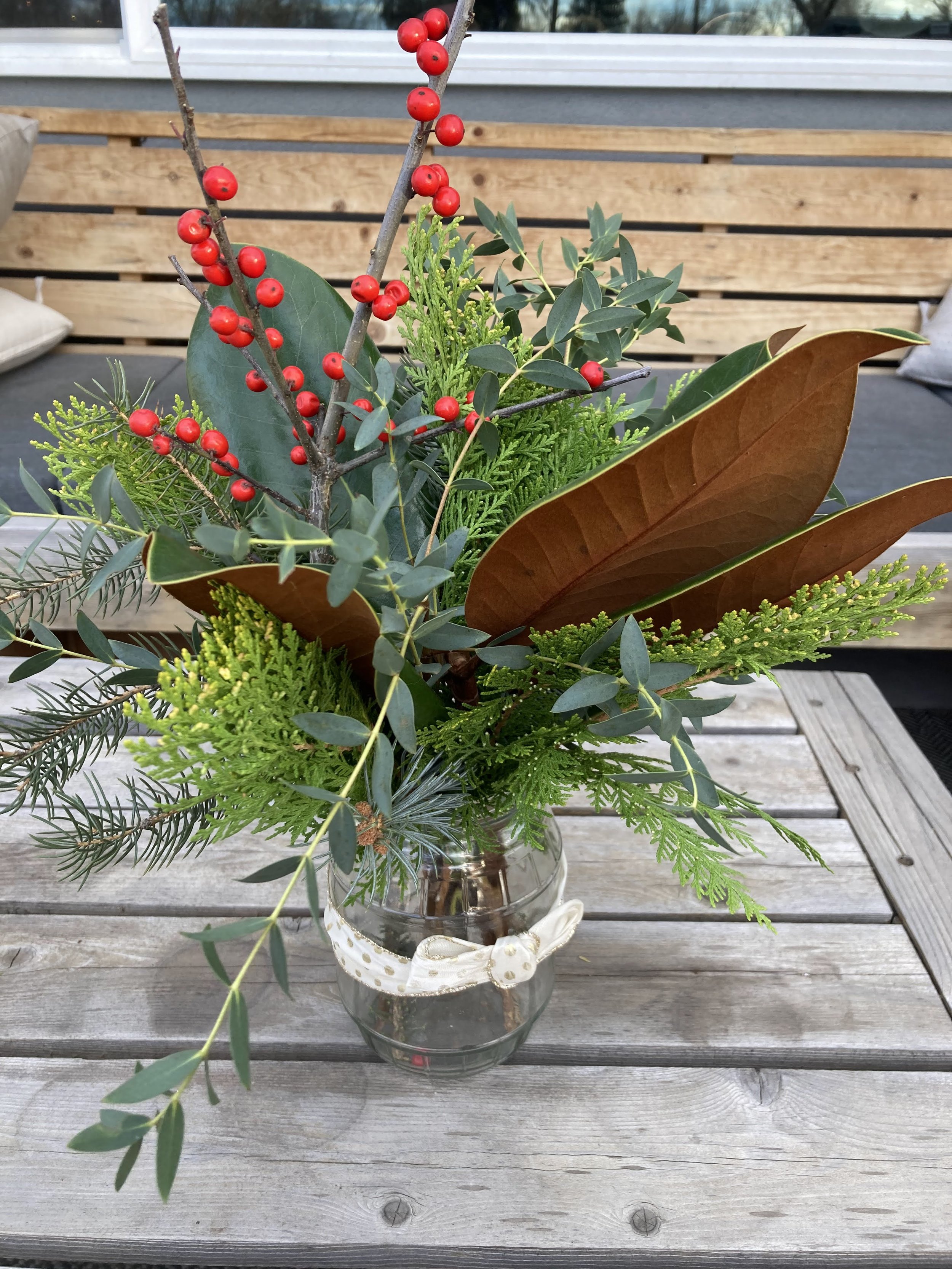 December: Spruce, winter berries, foliage