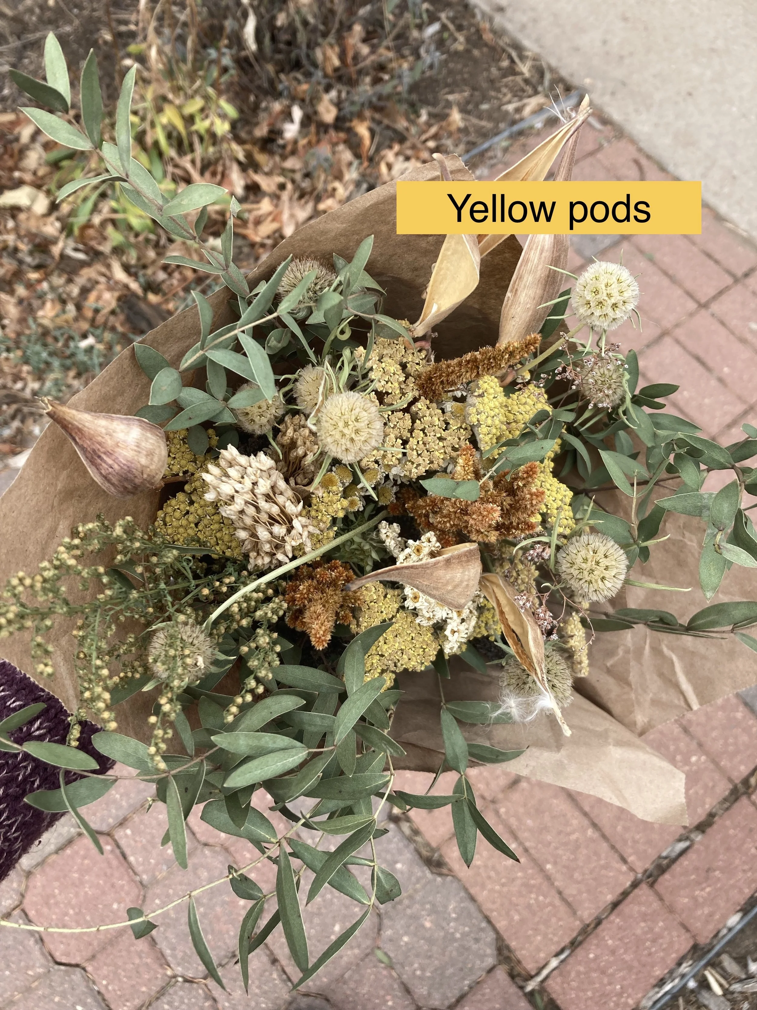 Dried flower bouquet