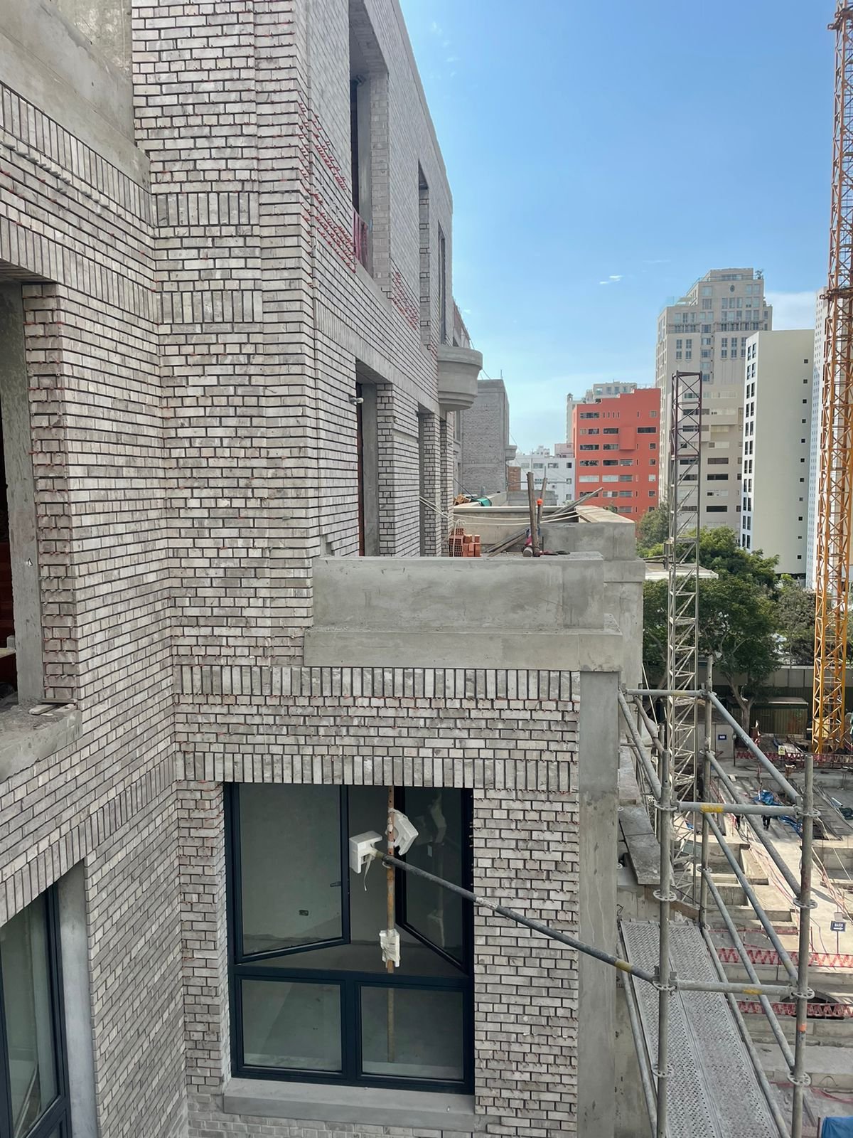 Peru Executive Gray Thin Modular.jpeg