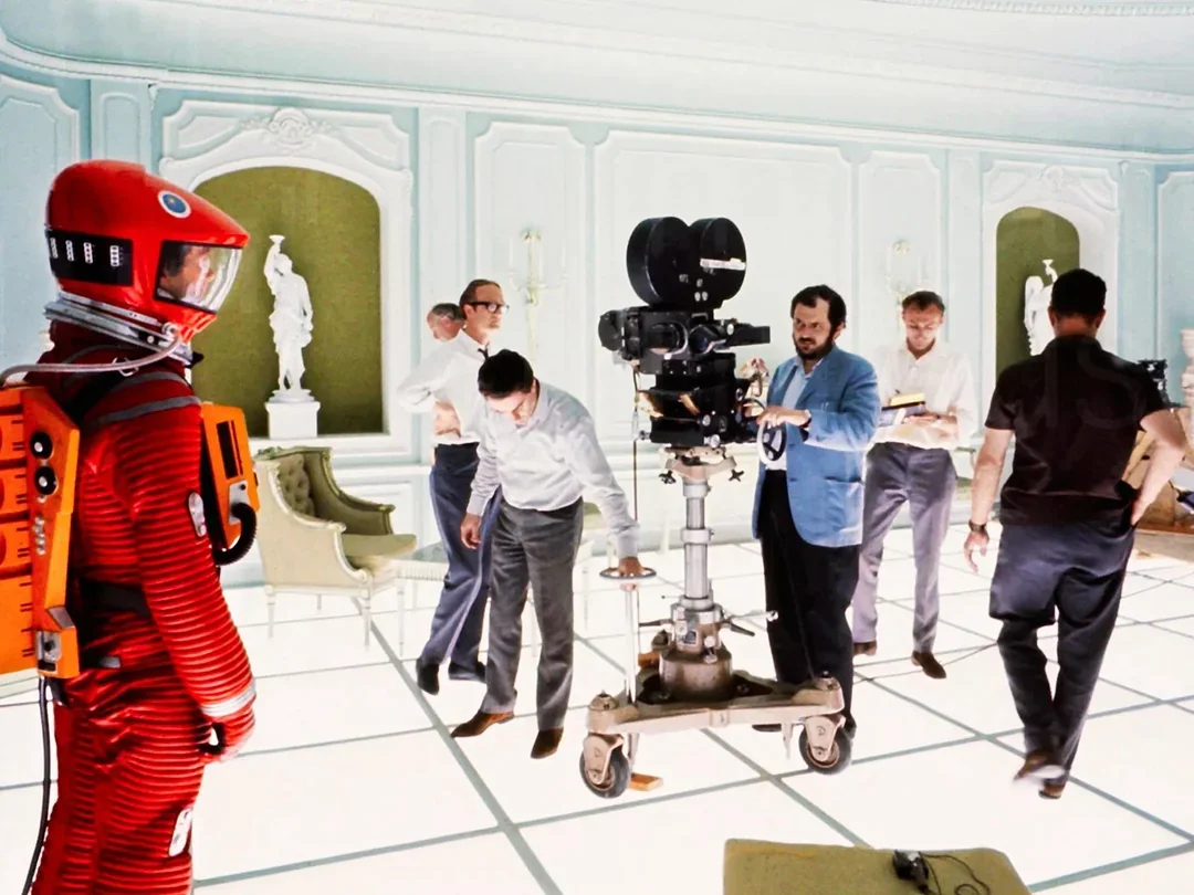 2001-a-space-odyssey-behind-the-scenes-photos-v0-bokvivznpmie1.webp