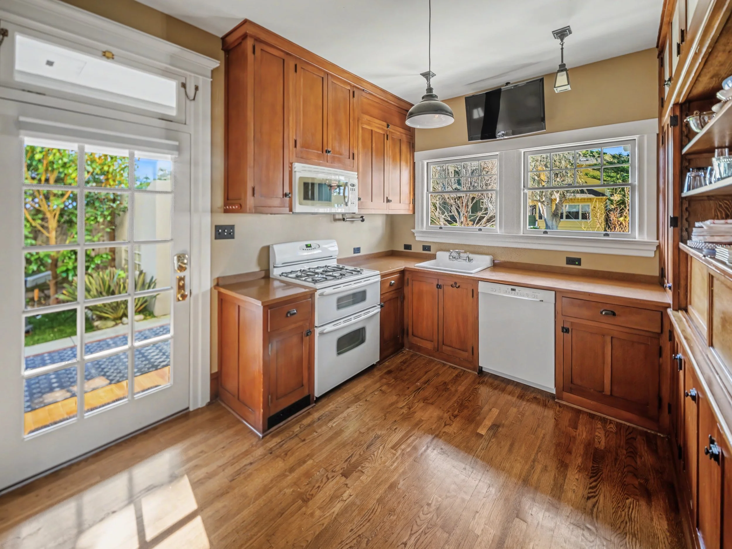 04_Tee and Rebecca Photographers_789 Lighthouse St, Pacific Grove-12.jpg