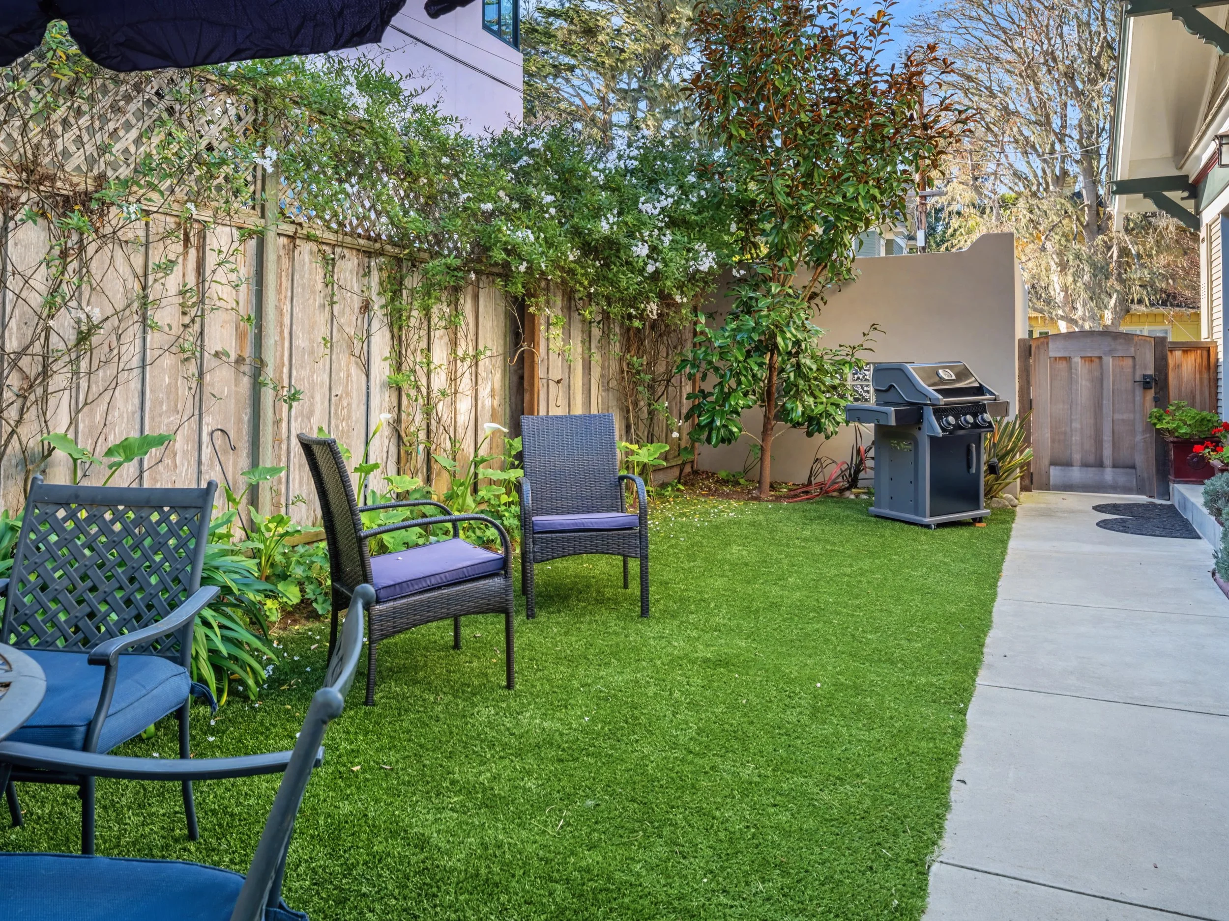 05_Tee and Rebecca Photographers_789 Lighthouse St, Pacific Grove-13.jpg