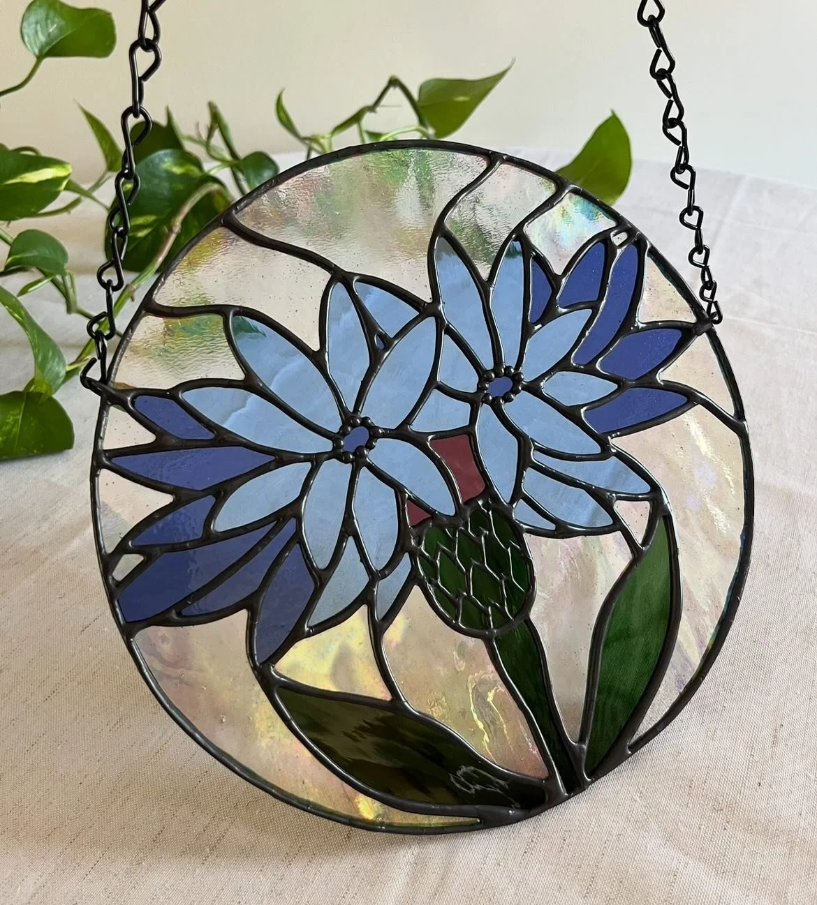 a custom Estonian cornflower to commemorate a family's time living abroad 𖥧

customs open for the right project - dm me if you have a vision!