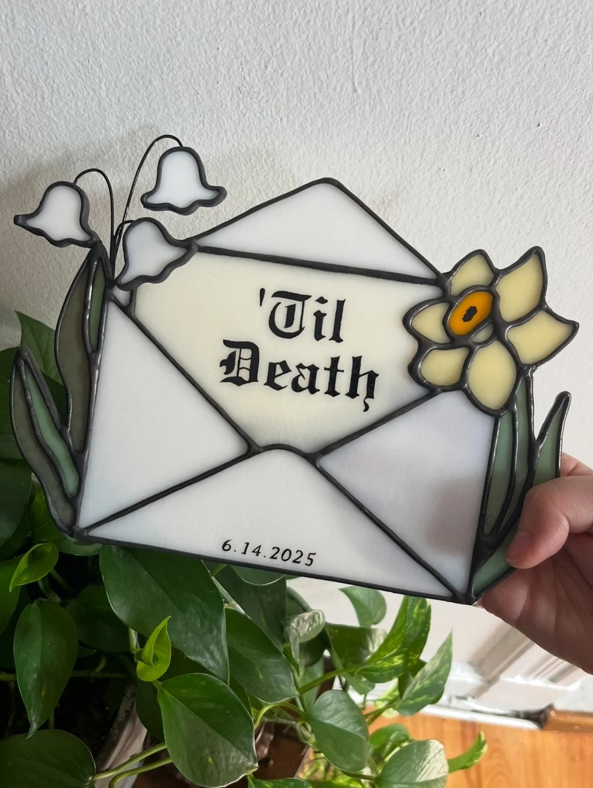 had the honor of making two custom love letters for weddings recently. the first one features the couples' birth flowers; how sweet is that!! I love love 💐🫶🏻💐