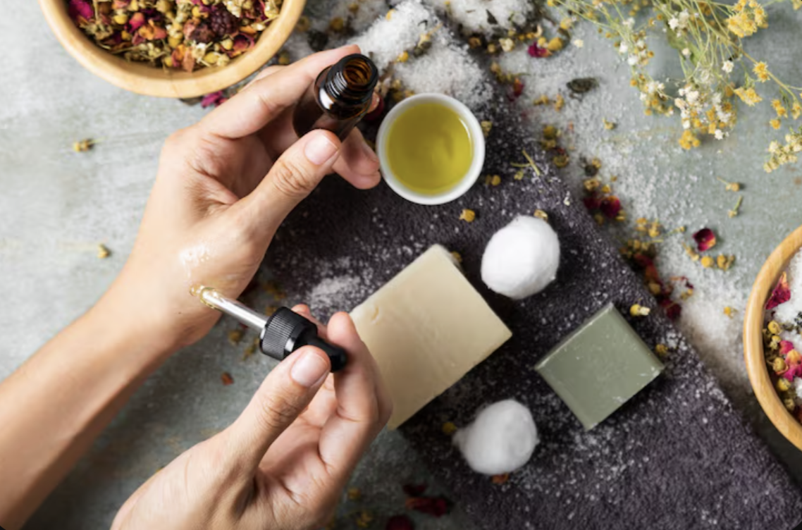 25 Essential Oil Recipes             To Write Down