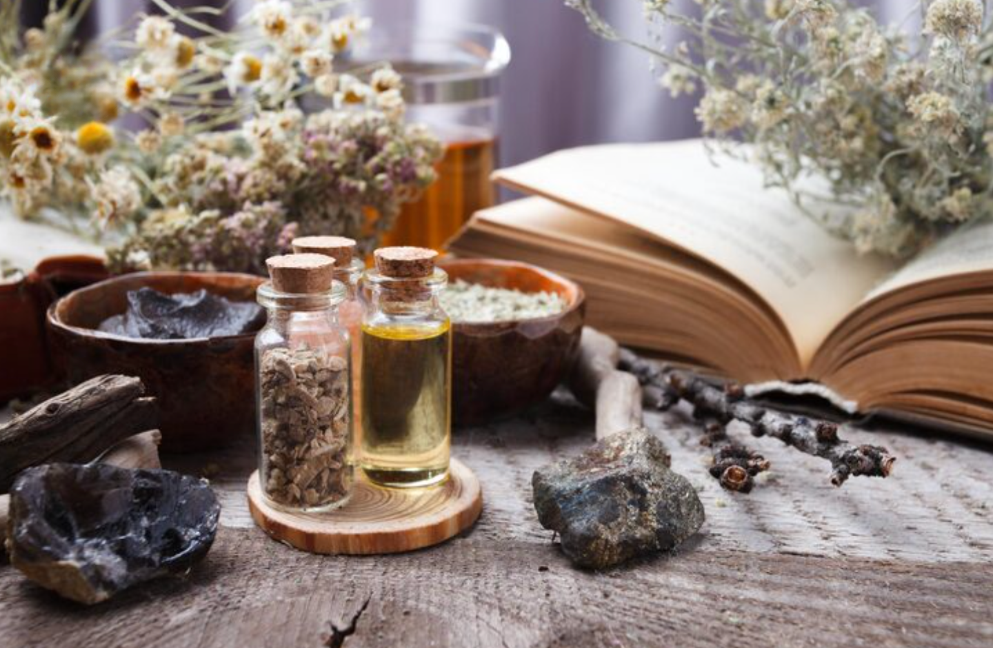 Crystal and Oil Pairings Sacred Synergy for Energy and Healing