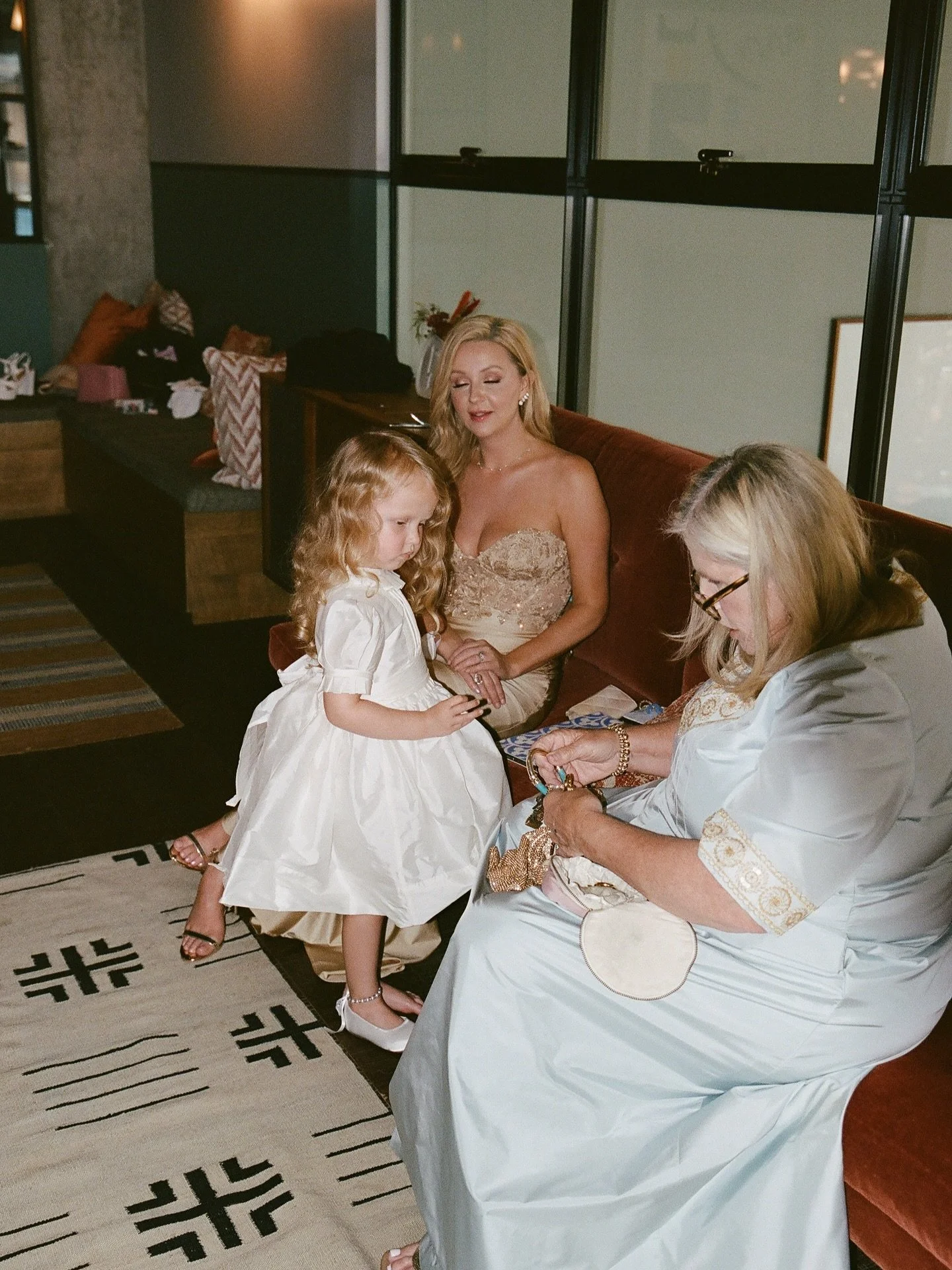 Picking jewelry with grandma 

#thewed #weddingsonfilm #newyorkbridesmag #womenwhoshootfilm
#utahweddingphotographer #chicagofilmphotographer #chicagoweddings #documentaryweddingphotographer #utahfilmphotographer