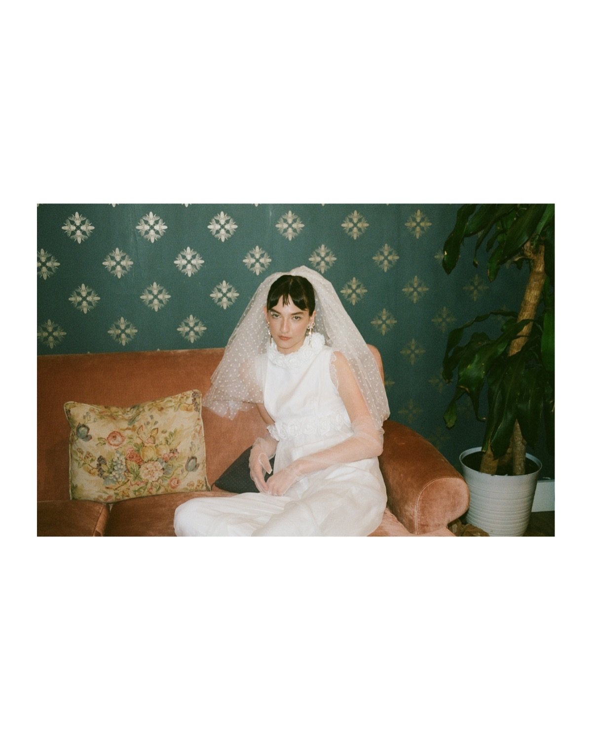 More backstage of @hannahruthzander &lsquo;s bridal show on 35mm, development by @thefindlab