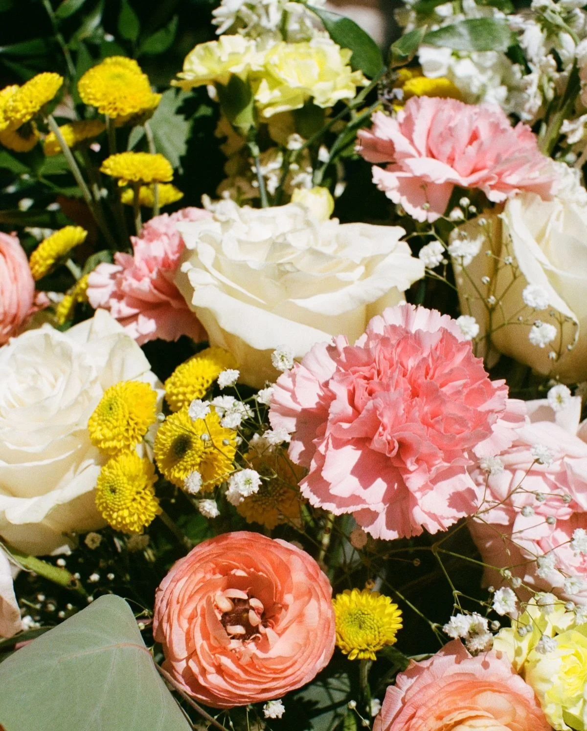 From a summer wedding last year 🤍

#utahfilmphotographer #chicagofilmphotographer