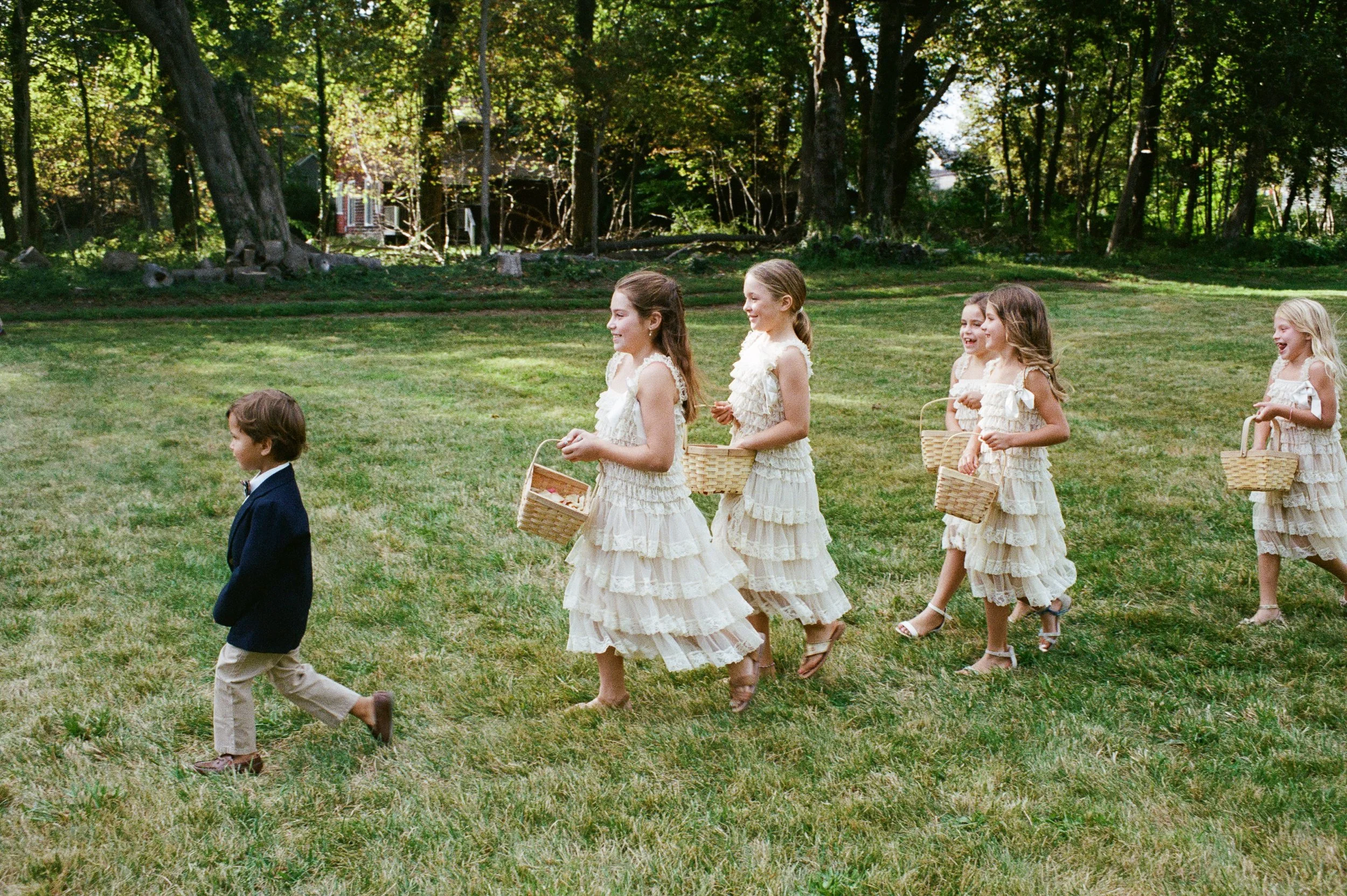 hode Island wedding photographer Sarah Robinson captures romantic weddings on 35mm film and digital, creating timeless, fine-art imagery throughout Rhode Island and New England. Discover nostalgic wedding photography centered on genuine connection, c