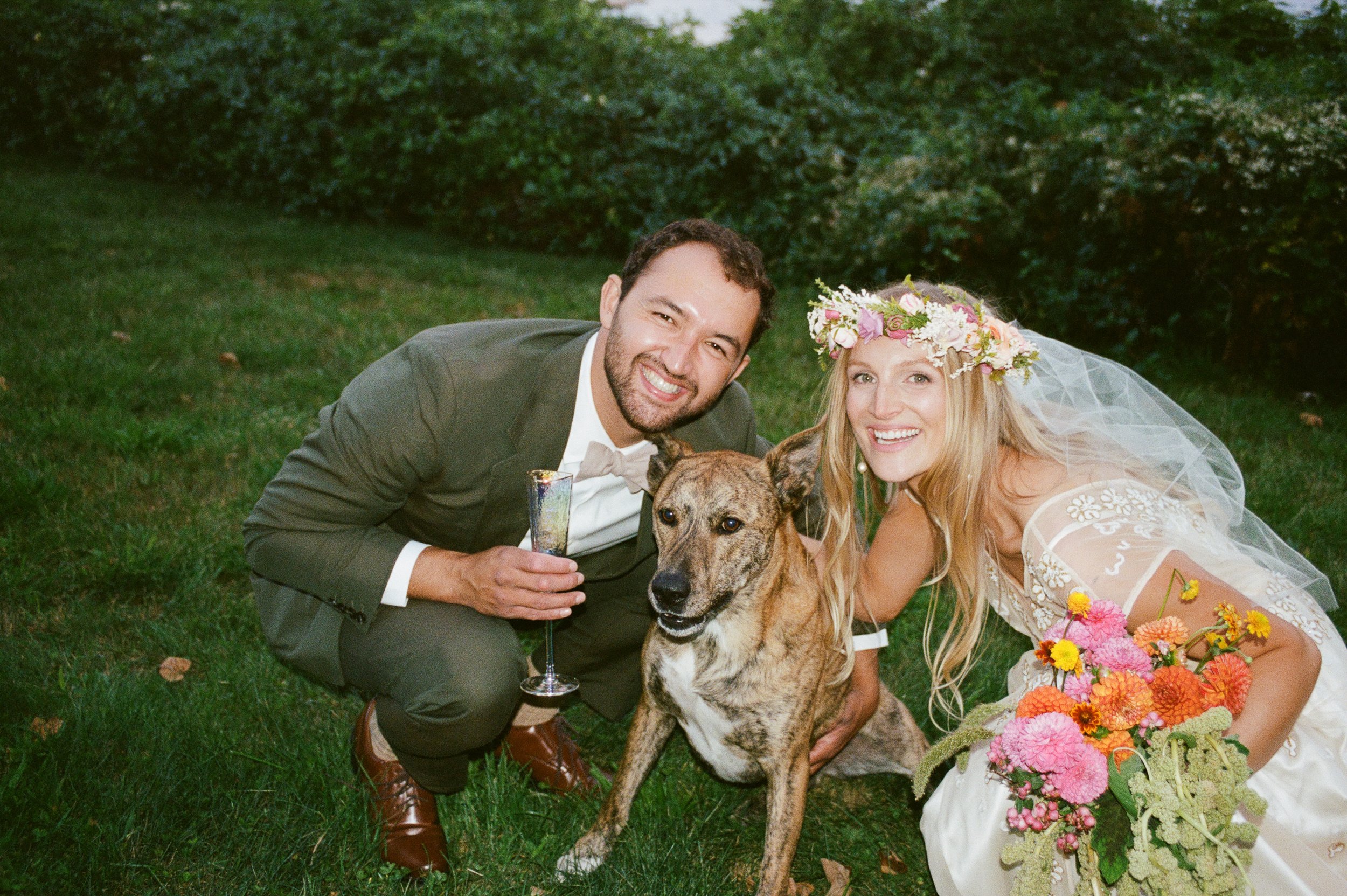 rhode Island wedding photographer Sarah Robinson captures romantic weddings on 35mm film and digital, creating timeless, fine-art imagery throughout Rhode Island and New England. Discover nostalgic wedding photography centered on genuine connection, 