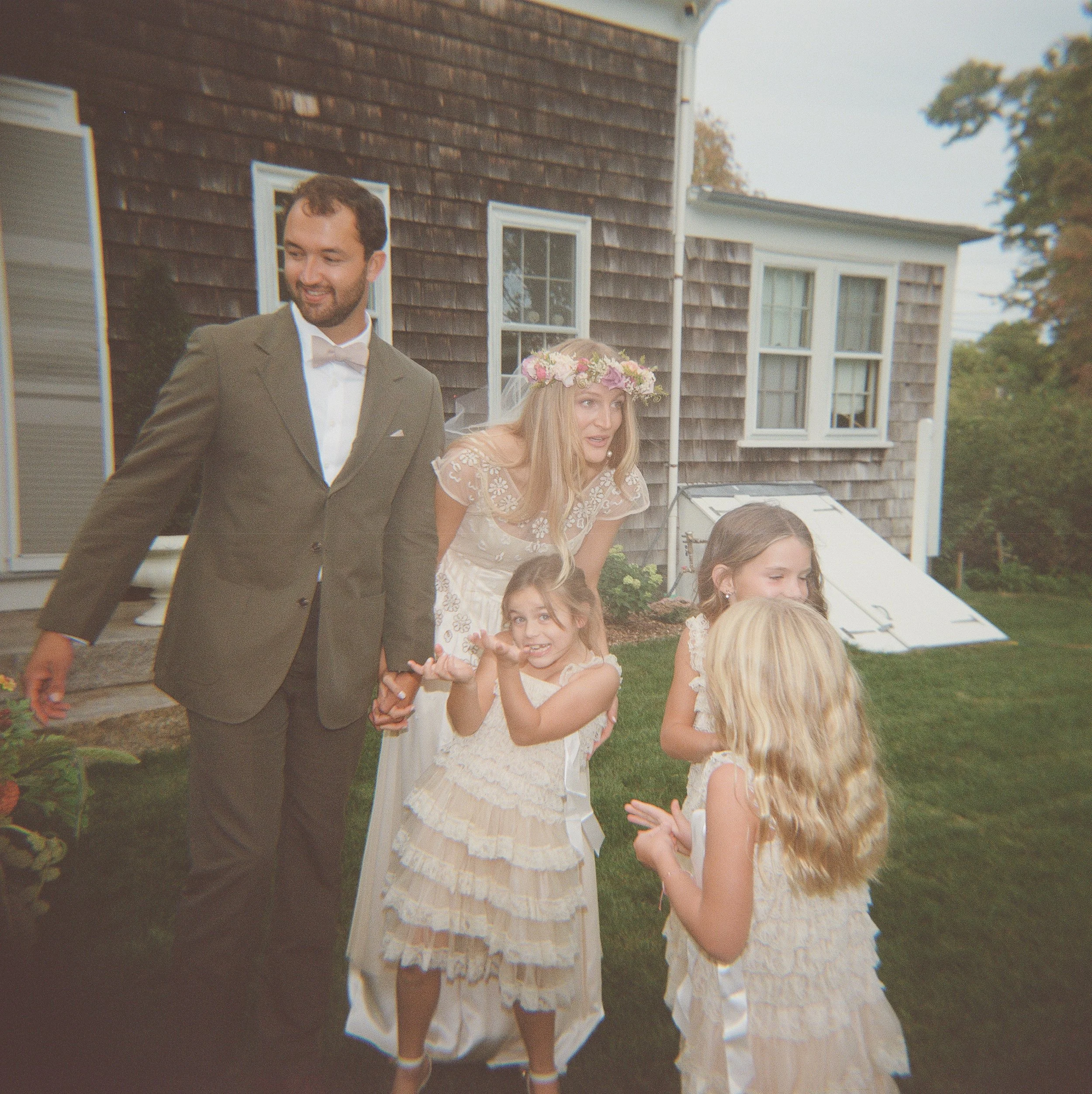 rhode Island wedding photographer Sarah Robinson captures romantic weddings on 35mm film and digital, creating timeless, fine-art imagery throughout Rhode Island and New England. Discover nostalgic wedding photography centered on genuine connection, 