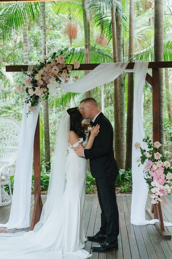 AngelaBrushePhotography_WEDDING_151125_K&L_SNEAKPEEKS-46.jpg