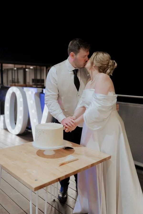 AngelaBrushePhotography_WEDDING_J&J_090426_SNEAKPEEKS-43.jpg
