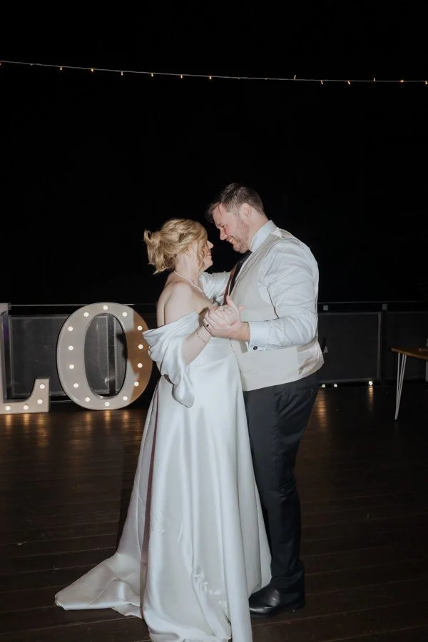AngelaBrushePhotography_WEDDING_J&J_090426_SNEAKPEEKS-159.jpg