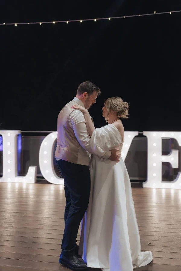 AngelaBrushePhotography_WEDDING_J&J_090426_SNEAKPEEKS-40.jpg