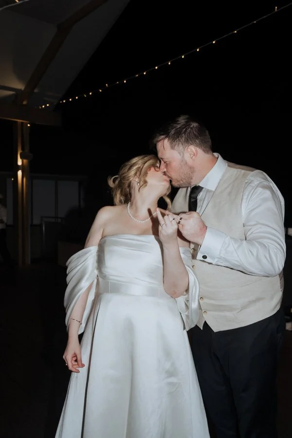 AngelaBrushePhotography_WEDDING_J&J_090426_SNEAKPEEKS-161.jpg