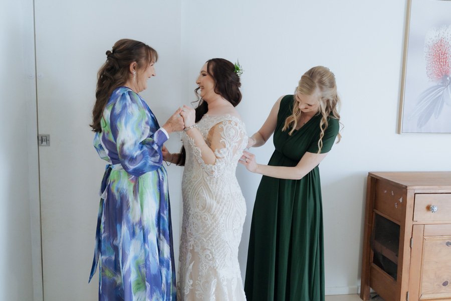 AngelaBrushePhotography_WEDDING_H&J_120626_SNEAKPEEKS-35.jpg