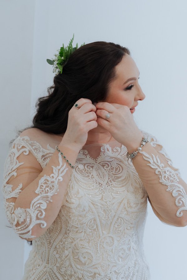 AngelaBrushePhotography_WEDDING_H&J_120626_SNEAKPEEKS-39.jpg