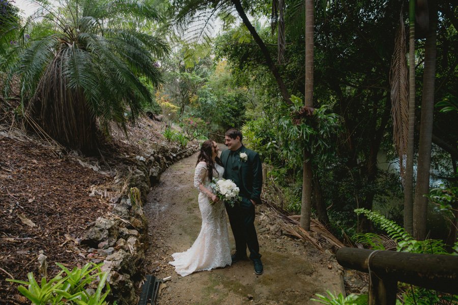 AngelaBrushePhotography_WEDDING_H&J_120626_SNEAKPEEKS-100.jpg