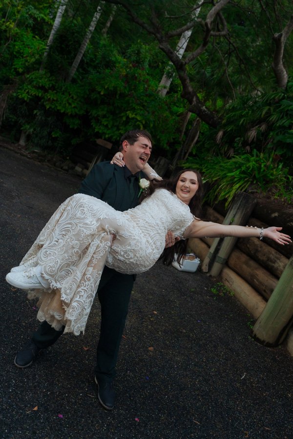 AngelaBrushePhotography_WEDDING_H&J_120626_SNEAKPEEKS-123.jpg