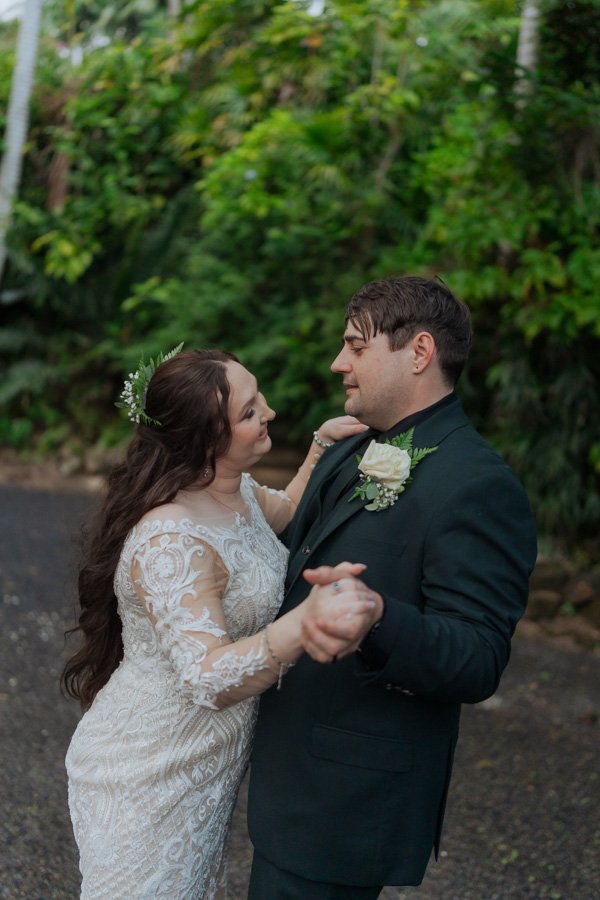 AngelaBrushePhotography_WEDDING_H&J_120626_SNEAKPEEKS-129.jpg