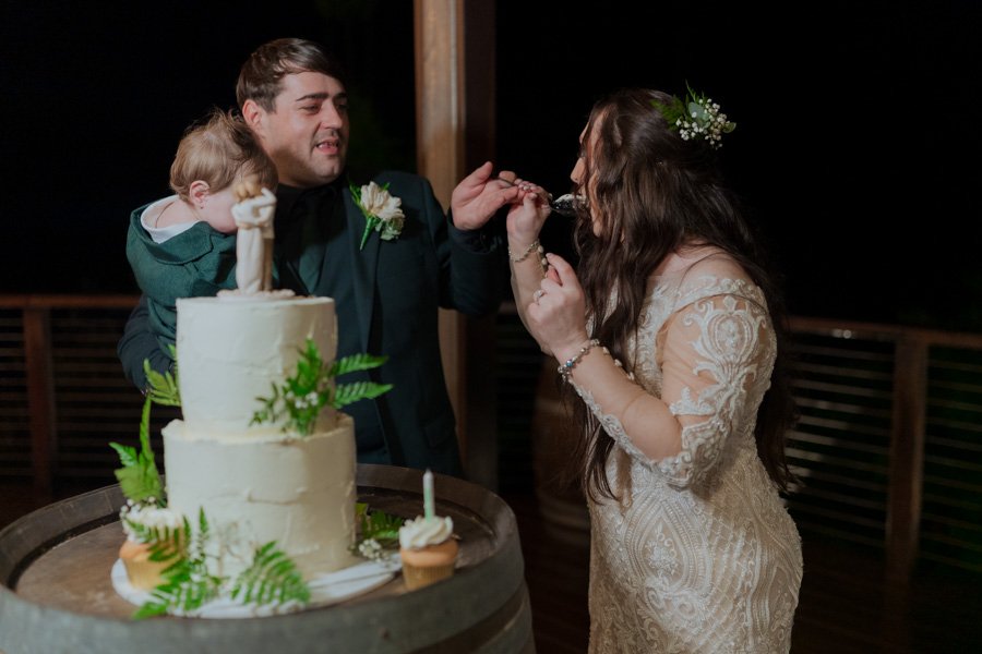 AngelaBrushePhotography_WEDDING_H&J_120626_SNEAKPEEKS-149.jpg