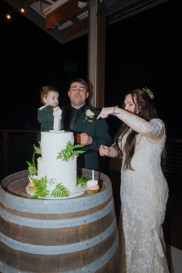 AngelaBrushePhotography_WEDDING_H&J_120626_SNEAKPEEKS-150.jpg