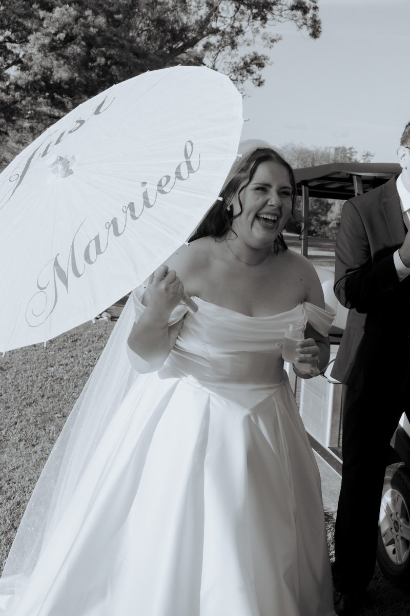 Fun bridal party photos.jpg