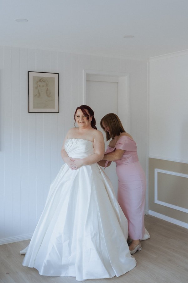 AngelaBrushePhotography_WEDDING_250626_J&S_SNEAKPEEKS-29.jpg